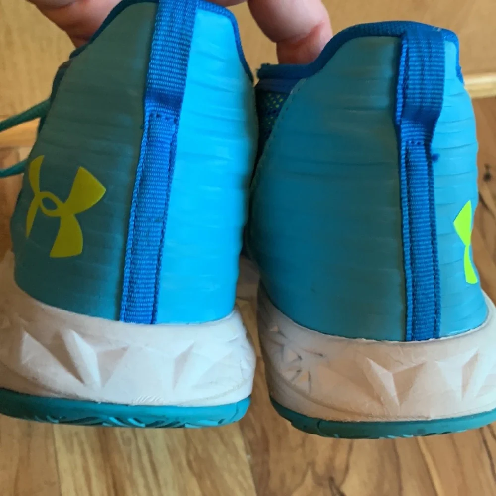 Under Armour Jet size 6 VEGAN blue yellow mid basketball sneakers shoes